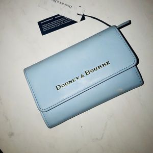 Dooney & Bourke wallet